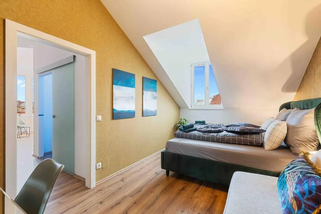 „Royal Loft View“ Rooftop Naehe Stadtzentrum Vienna Apartment