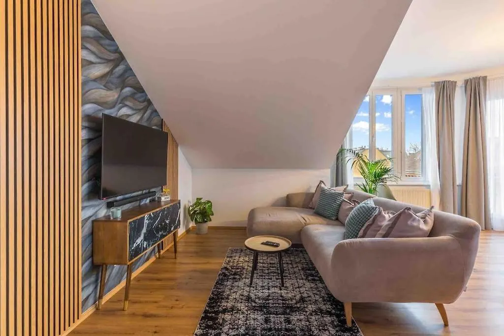„Royal Loft View“ Rooftop Naehe Stadtzentrum Vienna Apartment