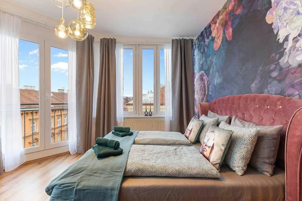 „Royal Loft View“ Rooftop Naehe Stadtzentrum Vienna Apartment